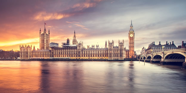 uk-government-smart-working-london Photo by Luca Micheli on Unsplash